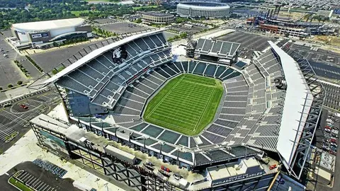 激情对决：迪拜青年国民激战利雅得新月，王者之师谁能脱颖而出？